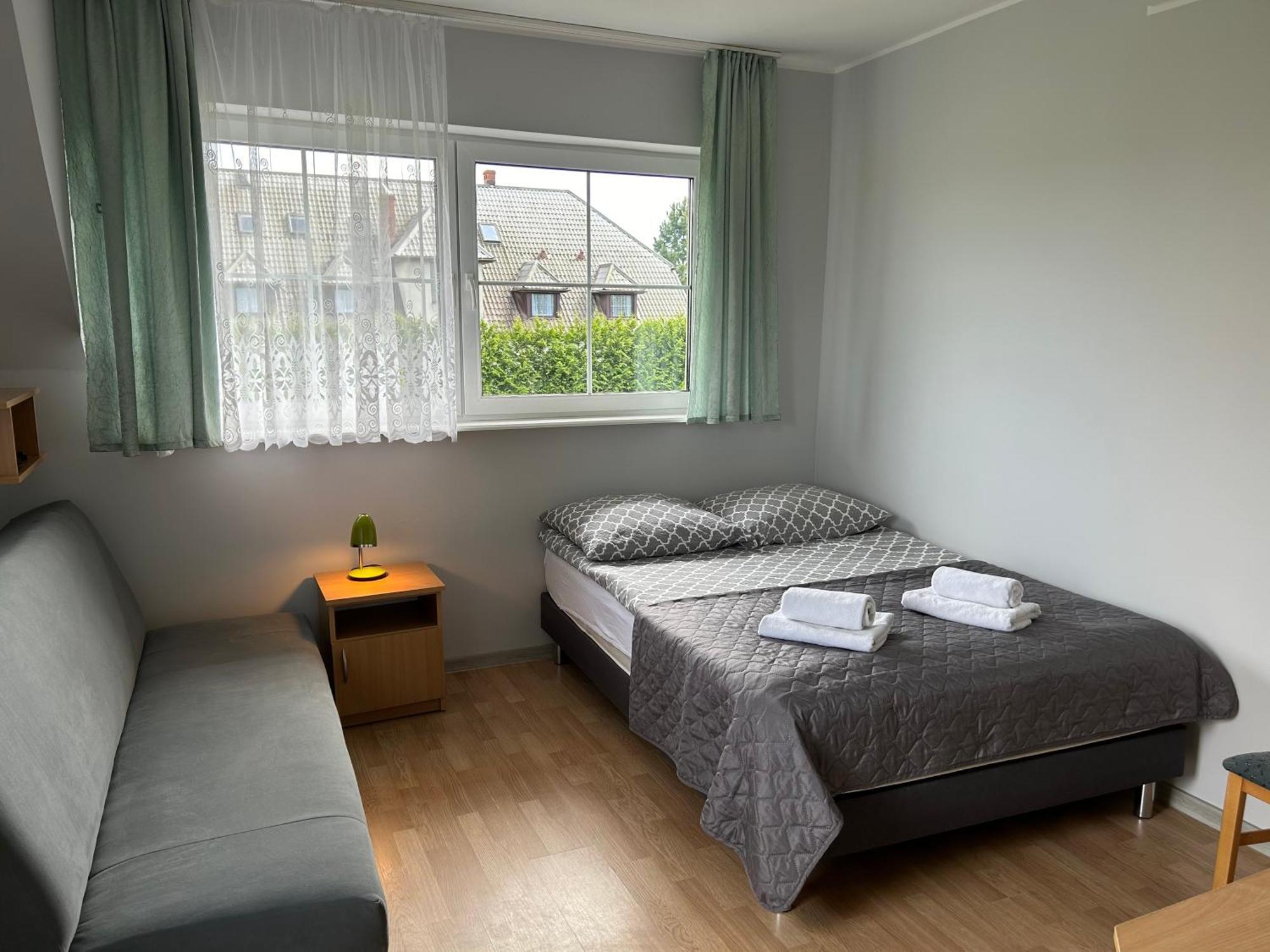 Dw Roza Wiatrow Apartment Debki Luaran gambar